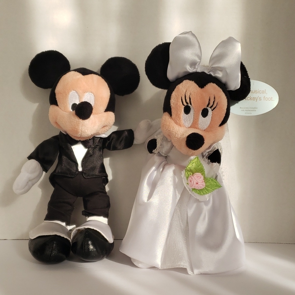 Disney Mickey and Minnie Bride And Groom wedding Plush Set Of Two